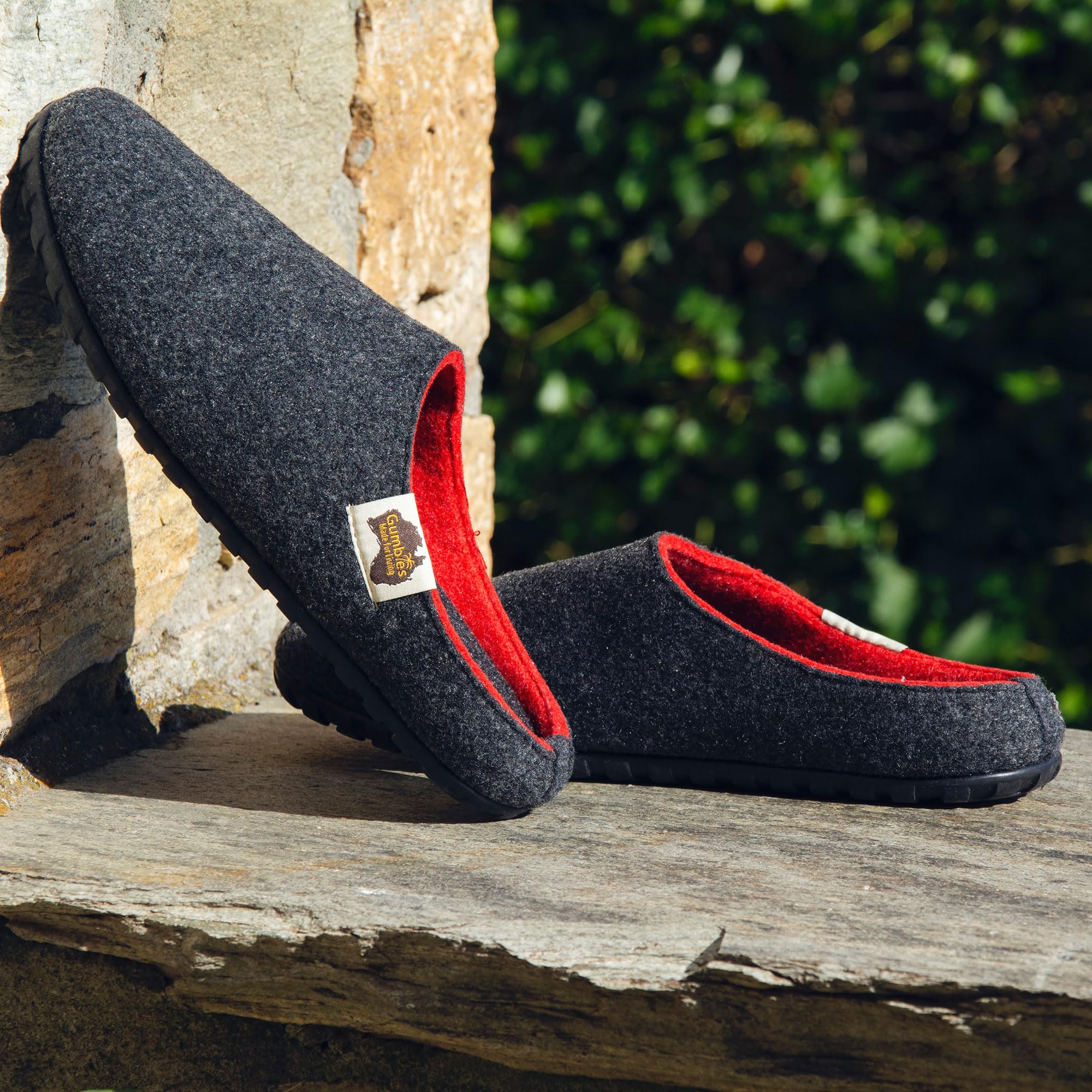gumbies-hausschuhe-recycelt-charcoal-red-gr-40-indoor-outdoor image 2